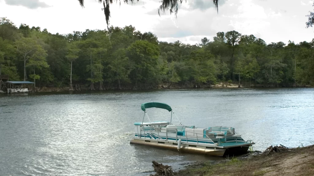 Buying Guide Of Deck Boat Vs Pontoon
