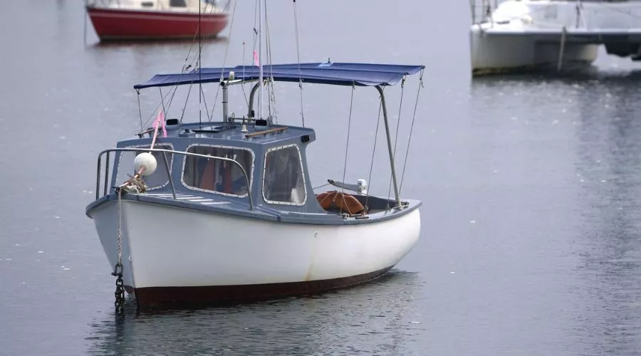 Advantages of fiberglass pontoon boats